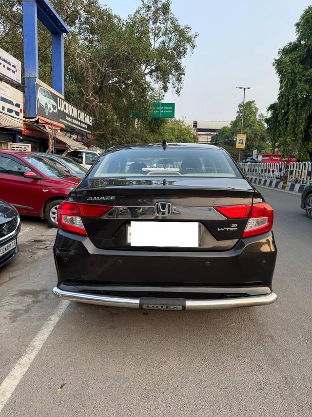 https://images10.gaadi.com/usedcar_image/4559348/original/processed_935f0bbdd42cfbd169894b59ca462dd5.jpg?imwidth=6402