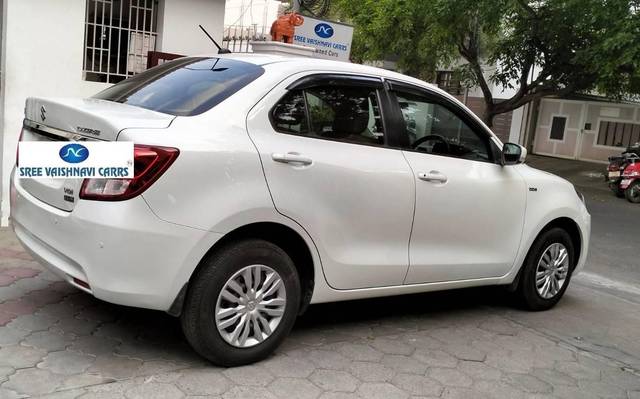 https://images10.gaadi.com/usedcar_image/4559357/original/processed_924b9833b1a7283e4af7c569a088fa48.jpeg?imwidth=6402