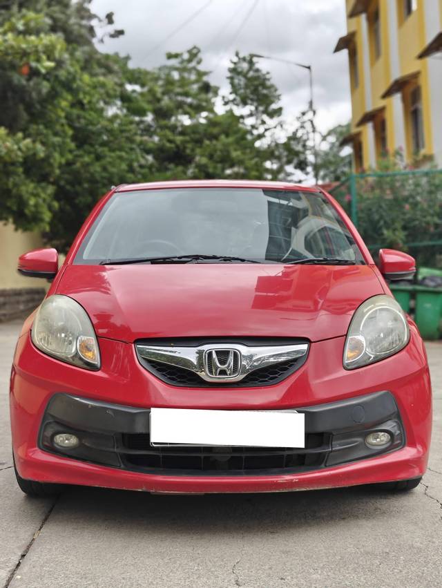 https://images10.gaadi.com/usedcar_image/4559377/original/processed_5ad0a7528d2eb3f309752b260dd522bd.jpg?imwidth=6401