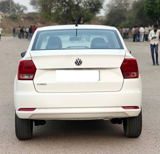 https://images10.gaadi.com/usedcar_image/4559378/original/processed_a31babd1-dd29-4f45-8566-73848267d1d3.jpg?imwidth=6402