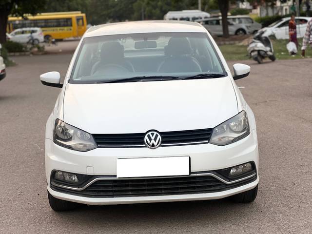 https://images10.gaadi.com/usedcar_image/4559378/original/processed_f3b32879-85d3-4a7d-9166-1fc1554a06b7.jpg?imwidth=6400
