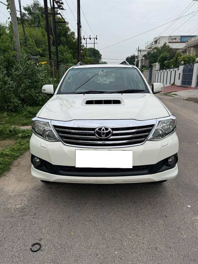 https://images10.gaadi.com/usedcar_image/4559380/original/processed_3b9d3a8f4698709f98b31e47a332e8b8.jpg?imwidth=6400