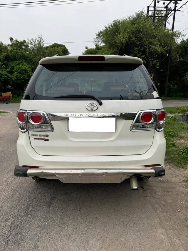 https://images10.gaadi.com/usedcar_image/4559380/original/processed_618bc1dded9b6f58fba354037f4f3a55.jpg?imwidth=6402