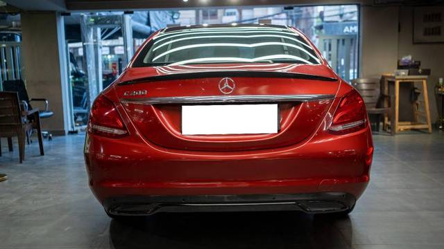 https://images10.gaadi.com/usedcar_image/4559398/original/processed_e00e67e4345c96c2292fd25bda09821a.jpg?imwidth=6401