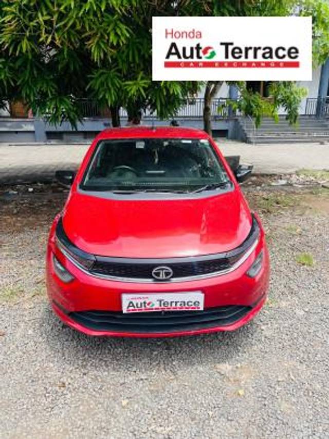 https://images10.gaadi.com/usedcar_image/4559429/original/f13ac210bcdc912231cd0f66fc30f897.jpg?imwidth=6400