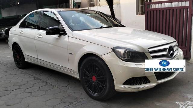 https://images10.gaadi.com/usedcar_image/4559463/original/processed_20a3be49cb5ab1acfa5c4b9a3facad26.jpeg?imwidth=6400