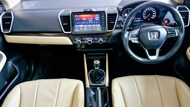 https://images10.gaadi.com/usedcar_image/4559470/original/4bda78587e002a0e60dbe968ada0f1c8.jpeg?imwidth=6402