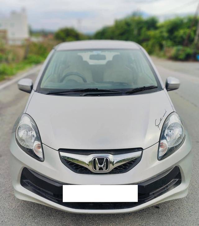 https://images10.gaadi.com/usedcar_image/4559475/original/processed_265accd06c0e699a4d79e8f4cd85de1a.jpg?imwidth=6402