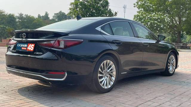 https://images10.gaadi.com/usedcar_image/4559484/original/processed_f5b5897455efcee8e53a867d4b45ba27.jpg?imwidth=6402