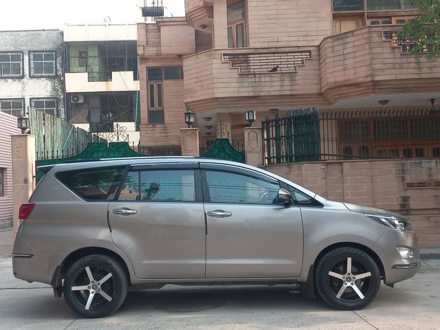 https://images10.gaadi.com/usedcar_image/4559490/original/26a179a55aedb143ccf93fb6a75efd67.jpg?imwidth=6401