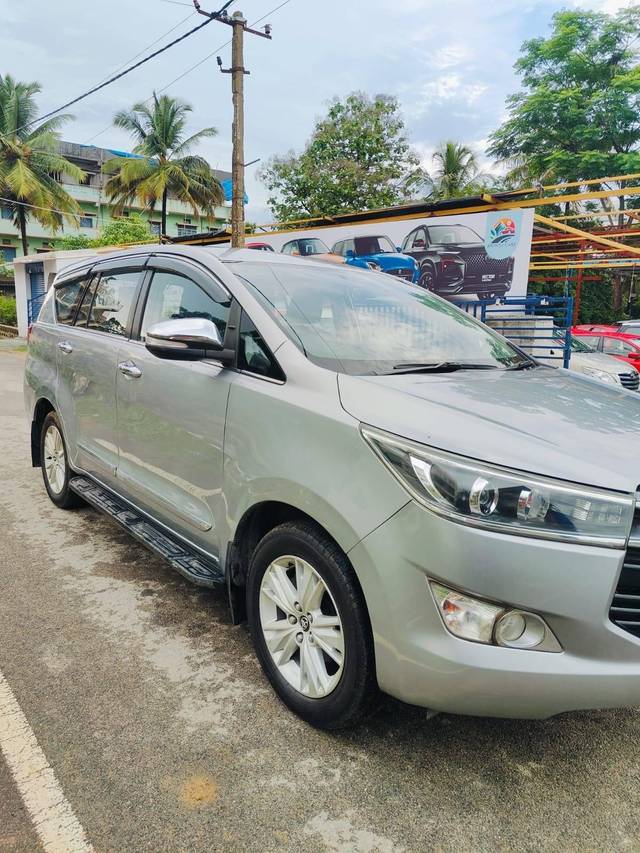 https://images10.gaadi.com/usedcar_image/4559492/original/processed_9b0b1c76ed2fb5acf9fe6735b341f805.jpg?imwidth=6400