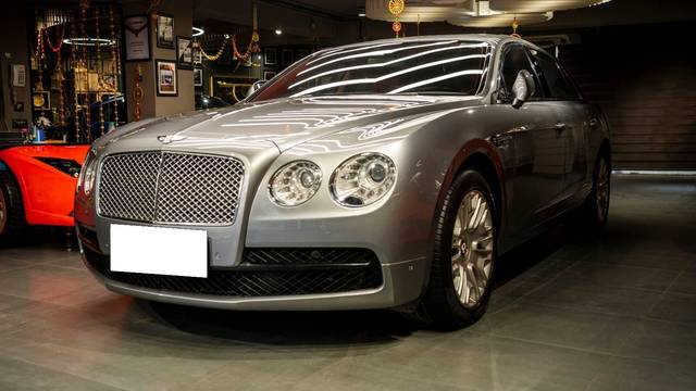 https://images10.gaadi.com/usedcar_image/4559502/original/processed_c57e78dcaefaec1b1e5707437bdd95c5.jpg?imwidth=6402