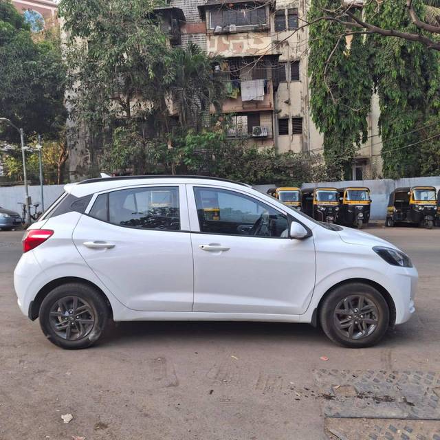https://images10.gaadi.com/usedcar_image/4559503/original/processed_41d737e2e7a6b8c5e58f155bc77ad299.jpeg?imwidth=6401