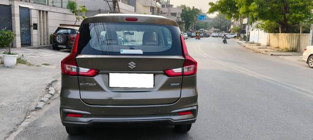 https://images10.gaadi.com/usedcar_image/4559504/original/processed_e3e6897cad366c18e98dde2c6ee61c39.jpg?imwidth=6402