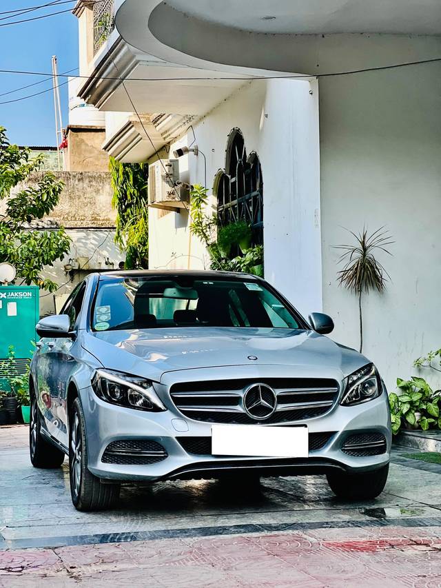 https://images10.gaadi.com/usedcar_image/4559510/original/processed_e05954f8-a7d6-433c-9a50-b4a78ef5aaa9.jpg?imwidth=6400