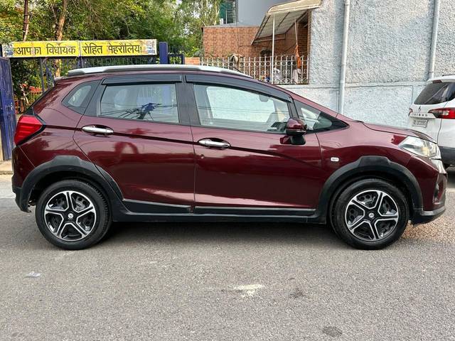 https://images10.gaadi.com/usedcar_image/4559526/original/processed_3c7d72d3-a291-4b39-866c-c9a97f1036c3.jpg?imwidth=6401