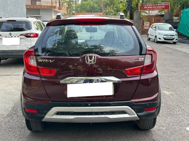 https://images10.gaadi.com/usedcar_image/4559526/original/processed_7615f27b-7896-493f-94d2-c0328c448c46.jpg?imwidth=6402