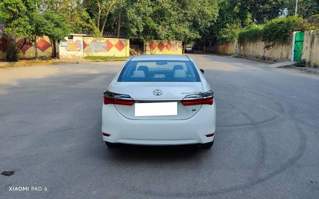 https://images10.gaadi.com/usedcar_image/4559535/original/processed_85bb0126-3b11-4a56-855d-576dee7edd89.jpg?imwidth=6402