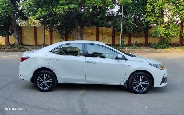 https://images10.gaadi.com/usedcar_image/4559535/original/processed_ac457736-d5c3-4cea-886e-18af31481e61.jpg?imwidth=6401