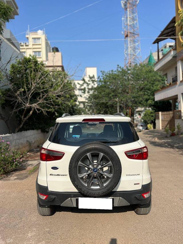 https://images10.gaadi.com/usedcar_image/4559550/original/processed_ba584768-931b-4a74-81df-5cd179f38b0e.jpg?imwidth=6402