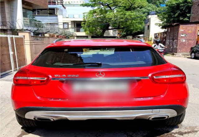 https://images10.gaadi.com/usedcar_image/4559557/original/568f9bf9-5ef1-4266-865a-0107f0031a7a.?imwidth=6402