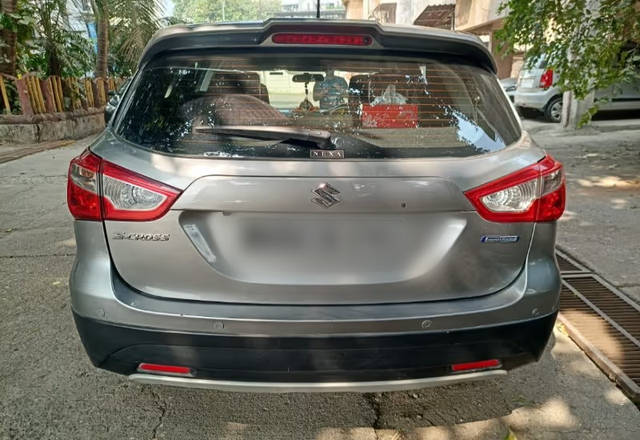 https://images10.gaadi.com/usedcar_image/4559564/original/cd7aeb45-c36b-403b-9733-1fbfe6de9eec.?imwidth=6401
