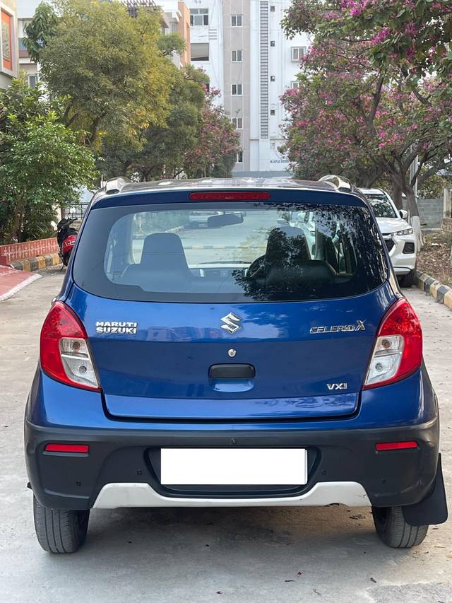 https://images10.gaadi.com/usedcar_image/4559605/original/processed_d7c96a51d71494cba2e0b08feca4cc7e.jpg?imwidth=6402