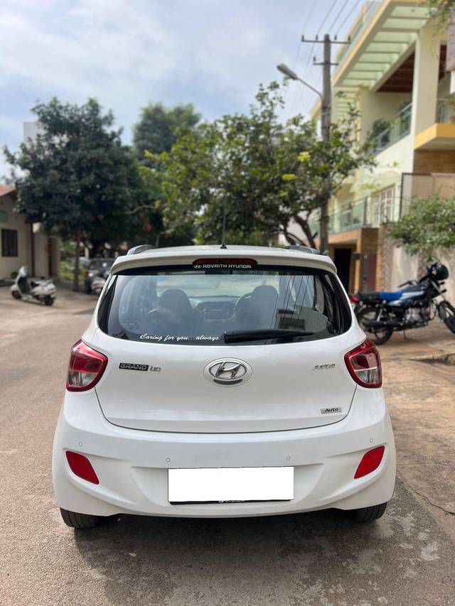 https://images10.gaadi.com/usedcar_image/4559613/original/processed_2be3c247-6afb-45b1-9a9c-bc8e371e954e.jpg?imwidth=6401