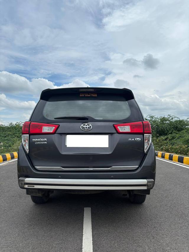 https://images10.gaadi.com/usedcar_image/4559622/original/processed_c3d33ca7ecbc3d0b0502d401ac006170.jpg?imwidth=6402