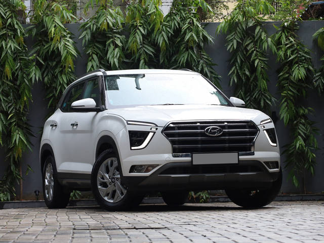 https://images10.gaadi.com/usedcar_image/4559628/original/019f7596b1ad2b9bd716e5d0be452ed3.jpg?imwidth=6400