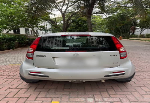 https://images10.gaadi.com/usedcar_image/4559629/original/2a28898d-f80b-4eae-9844-6aca2a414f9f.?imwidth=6402