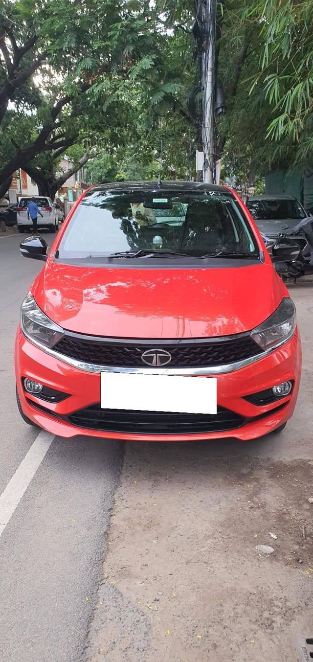 https://images10.gaadi.com/usedcar_image/4559630/original/processed_2376cf6b716af71e5922d65f6f2ef675.jpg?imwidth=6401