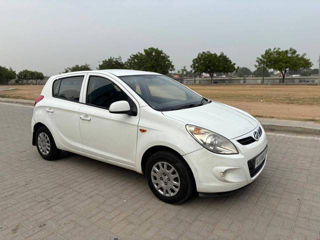 https://images10.gaadi.com/usedcar_image/4559638/original/processed_70280ed5c0bf45995f3f717d4401c0f7.jpg?imwidth=6400
