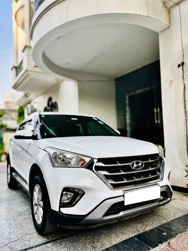 https://images10.gaadi.com/usedcar_image/4559641/original/processed_76ac8ca4-5ea2-48da-9ac4-8cbf40fd3ffe.jpg?imwidth=6400