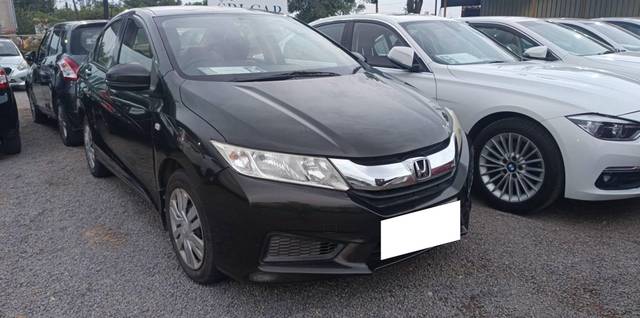 https://images10.gaadi.com/usedcar_image/4559646/original/processed_d0ee1998b32d33841c55eda18dad36d5.jpg?imwidth=6400