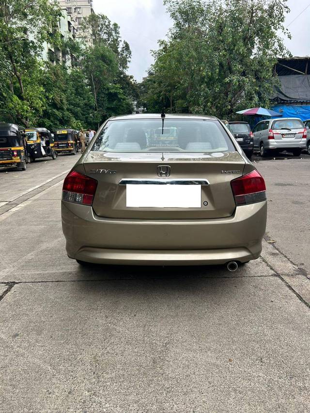 https://images10.gaadi.com/usedcar_image/4559651/original/processed_ff8b738b4fdac6eeeefae8653d980214.jpg?imwidth=6402