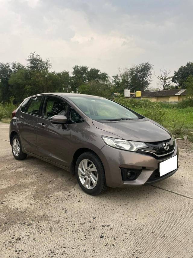 https://images10.gaadi.com/usedcar_image/4559672/original/processed_683675669ff31b8f3d0f9cb1ad39fe72.jpg?imwidth=6400