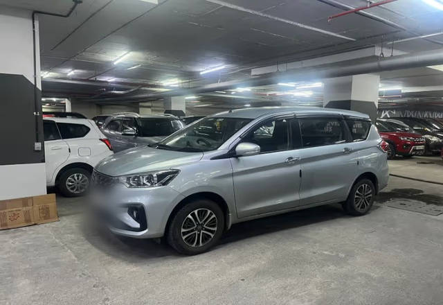 https://images10.gaadi.com/usedcar_image/4559679/original/54edf2e3-4151-44de-ba4f-f27ac132e1ae.?imwidth=6402