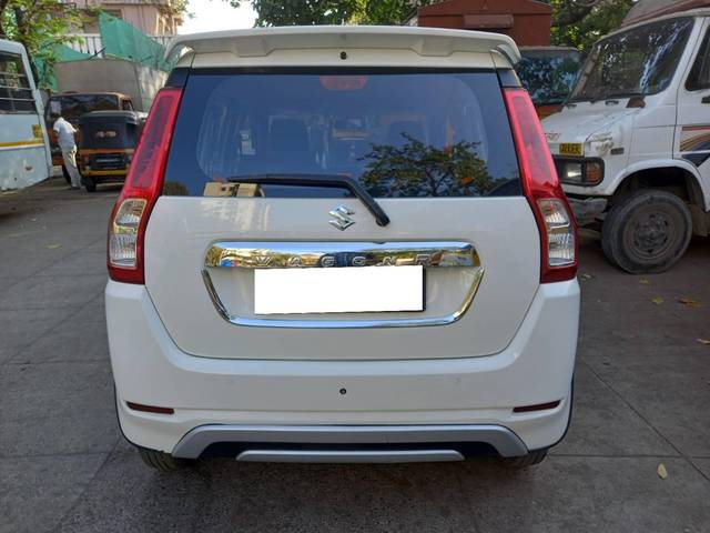 https://images10.gaadi.com/usedcar_image/4559681/original/processed_4f1cce75d121e7e9b6454f39847e5ca5.jpg?imwidth=6401