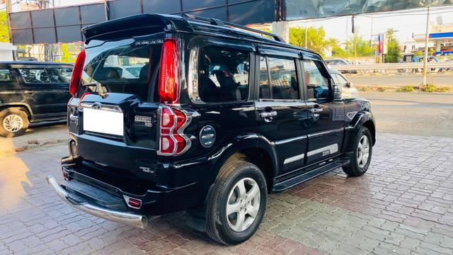 https://images10.gaadi.com/usedcar_image/4559682/original/processed_30b61722-2676-4a25-90c5-41dfd074ee62.jpg?imwidth=6401