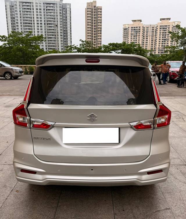 https://images10.gaadi.com/usedcar_image/4559748/original/processed_fa4c61991a42006bcfb75824fa2db8fa.jpg?imwidth=6402