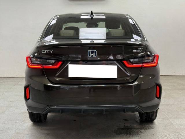 https://images10.gaadi.com/usedcar_image/4559750/original/processed_f75db851d780640d15239f23faf4ca76.jpg?imwidth=6402