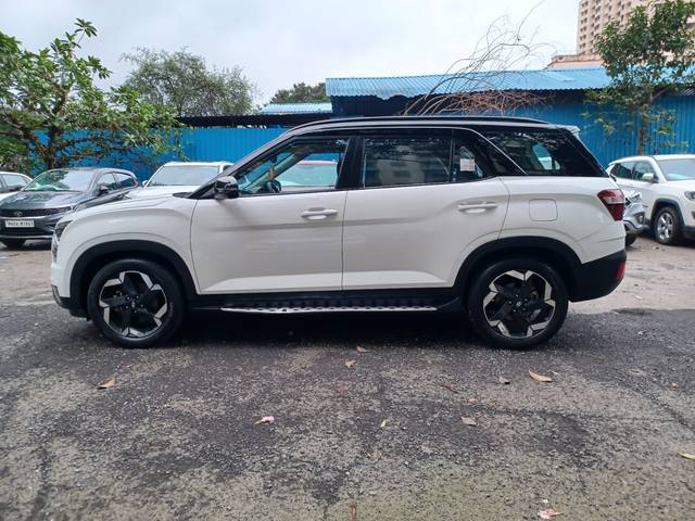 https://images10.gaadi.com/usedcar_image/4559758/original/2ccc6a0d54adfbd604f9d425f4c8eba8.jpeg?imwidth=6402