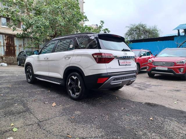 https://images10.gaadi.com/usedcar_image/4559758/original/processed_cc4d2d0cb6b7b85a75a0f943702713f9.jpeg?imwidth=6402