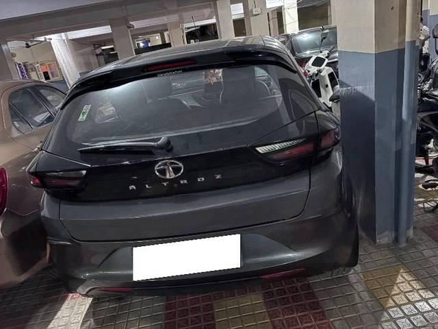 https://images10.gaadi.com/usedcar_image/4559766/original/processed_a4ded890-0518-4a70-8938-2aaa06a8b61d.jpeg?imwidth=6400
