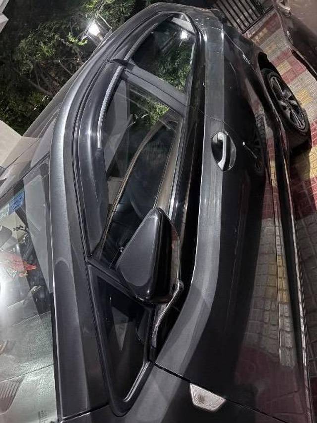 https://images10.gaadi.com/usedcar_image/4559766/original/processed_e41c1eba-9892-4a44-96c7-0658188001db.jpeg?imwidth=6402