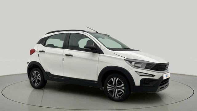 https://images10.gaadi.com/usedcar_image/4559768/original/3ebd70fed5a7eadc13298c35c2451d41.jpg?imwidth=6400