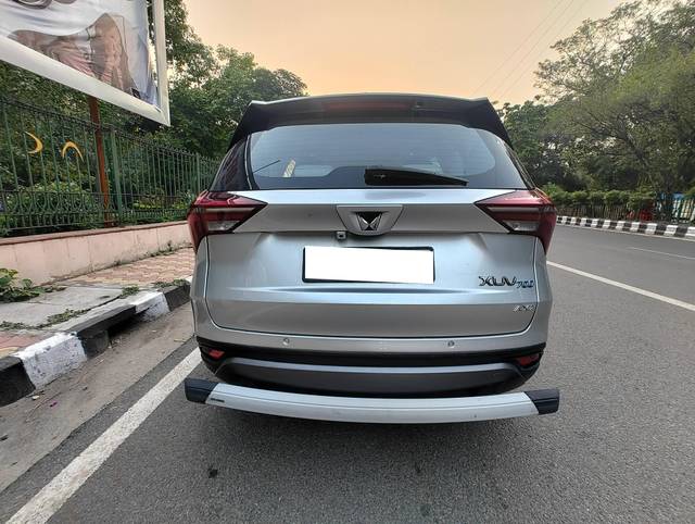 https://images10.gaadi.com/usedcar_image/4559774/original/processed_48ffb07331bd4318e6816f9e073130b5.jpg?imwidth=6401