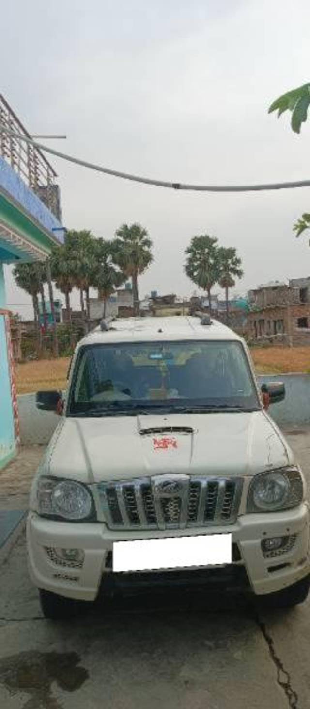 https://images10.gaadi.com/usedcar_image/4559782/original/processed_eb4f2f73-3732-4d46-ae2b-f6919d87d1c9.jpg?imwidth=6400