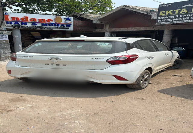 https://images10.gaadi.com/usedcar_image/4559790/original/7b3ae949-a441-4044-99cb-a5adc66c813e.?imwidth=6401